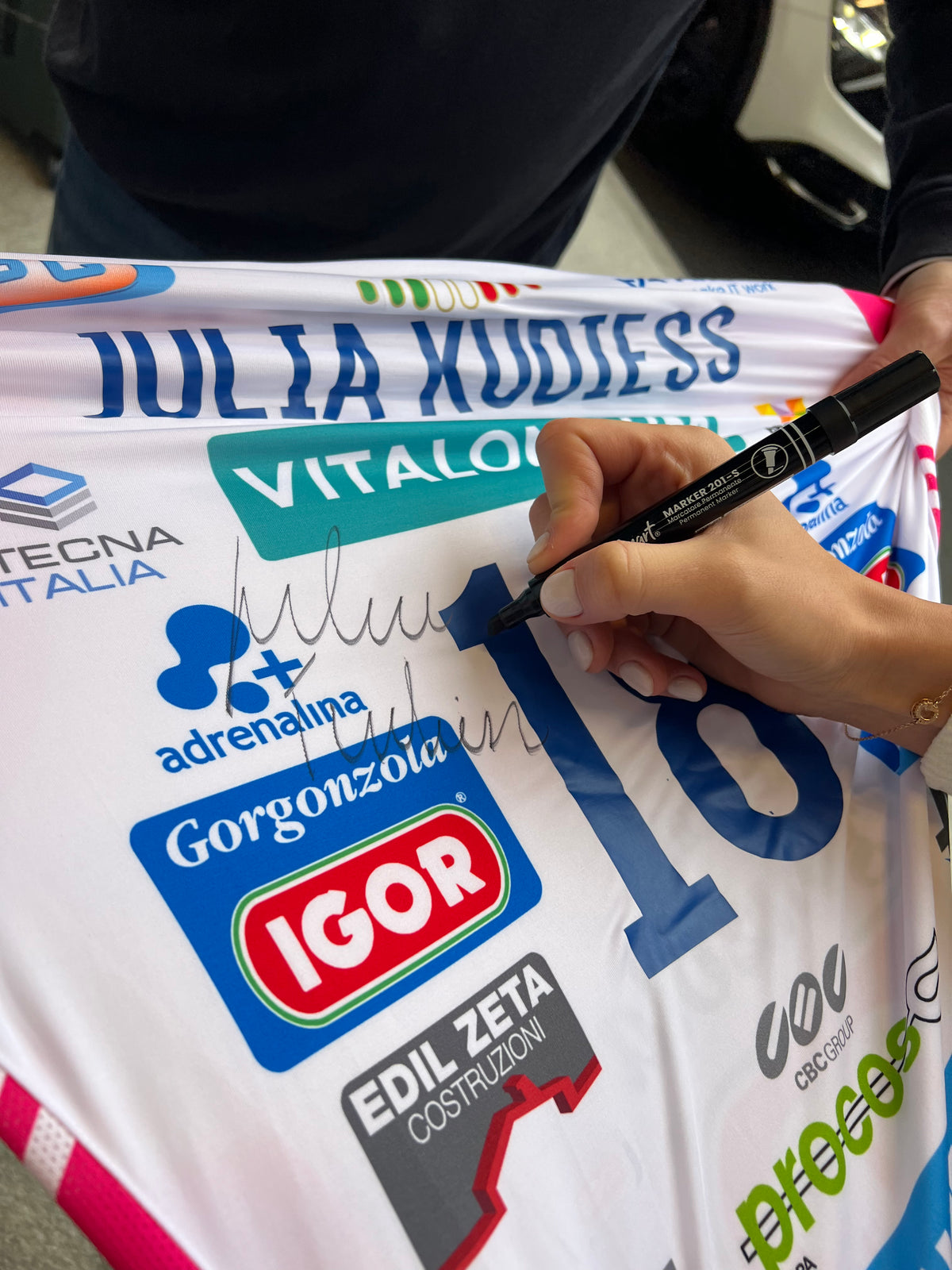 IGOR VOLLEY MAGLIA GARA AUTHENTIC HOME 2026/27 | PRIMA MAGLIA AUTOGRAFATA DA JULIA KUDIESS