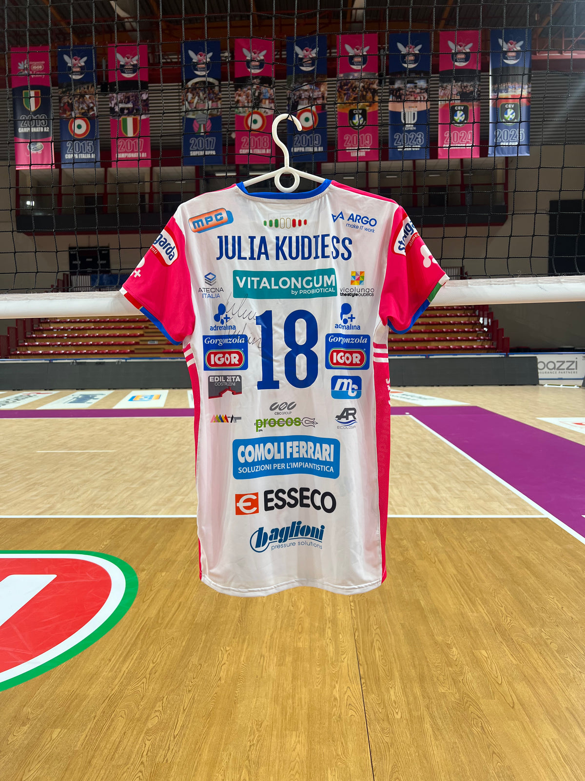IGOR VOLLEY MAGLIA GARA AUTHENTIC HOME 2026/27 | PRIMA MAGLIA AUTOGRAFATA DA JULIA KUDIESS